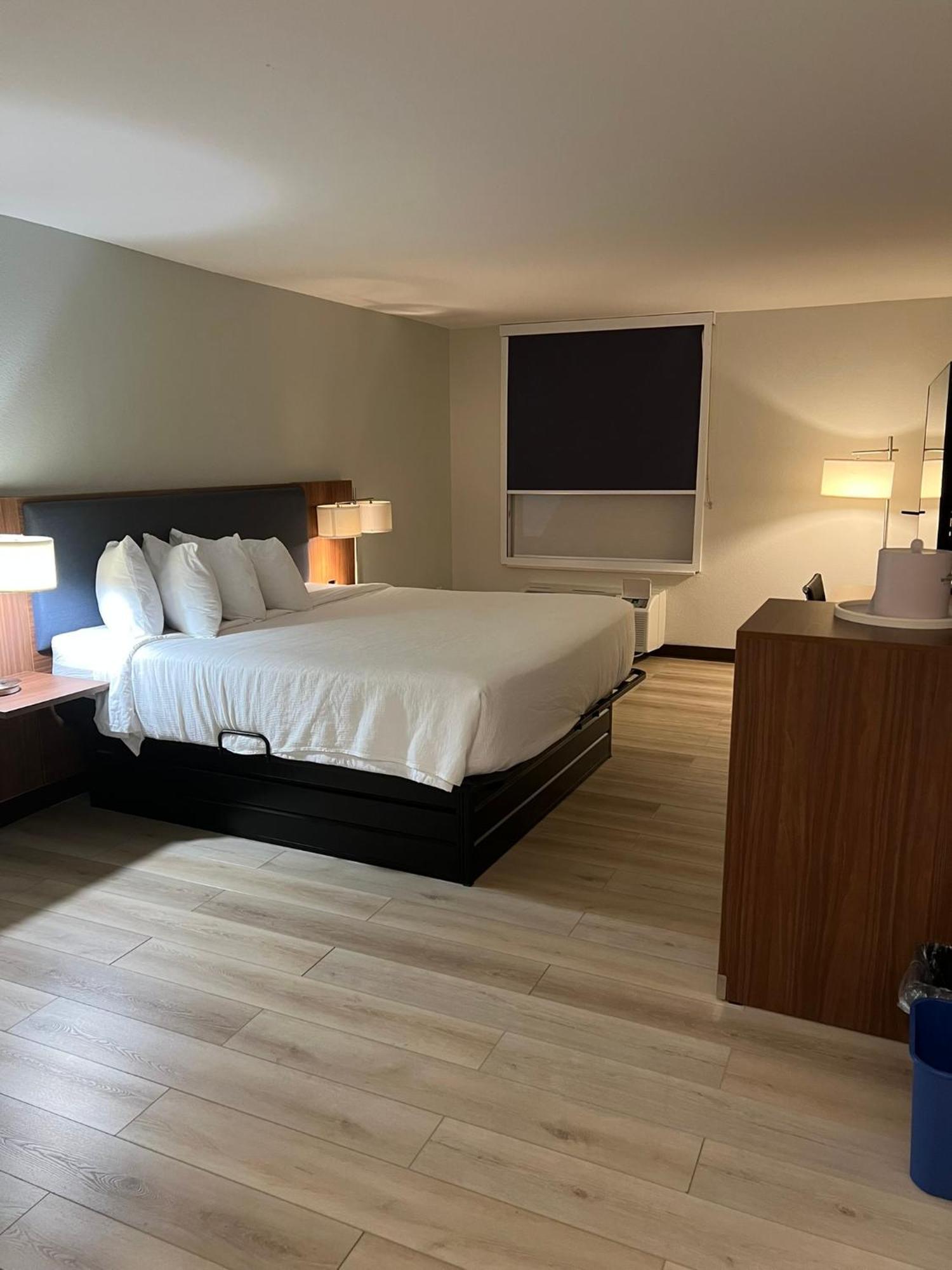 Wingate By Wyndham Dublin Near Claytor Lake State Park Exterior photo