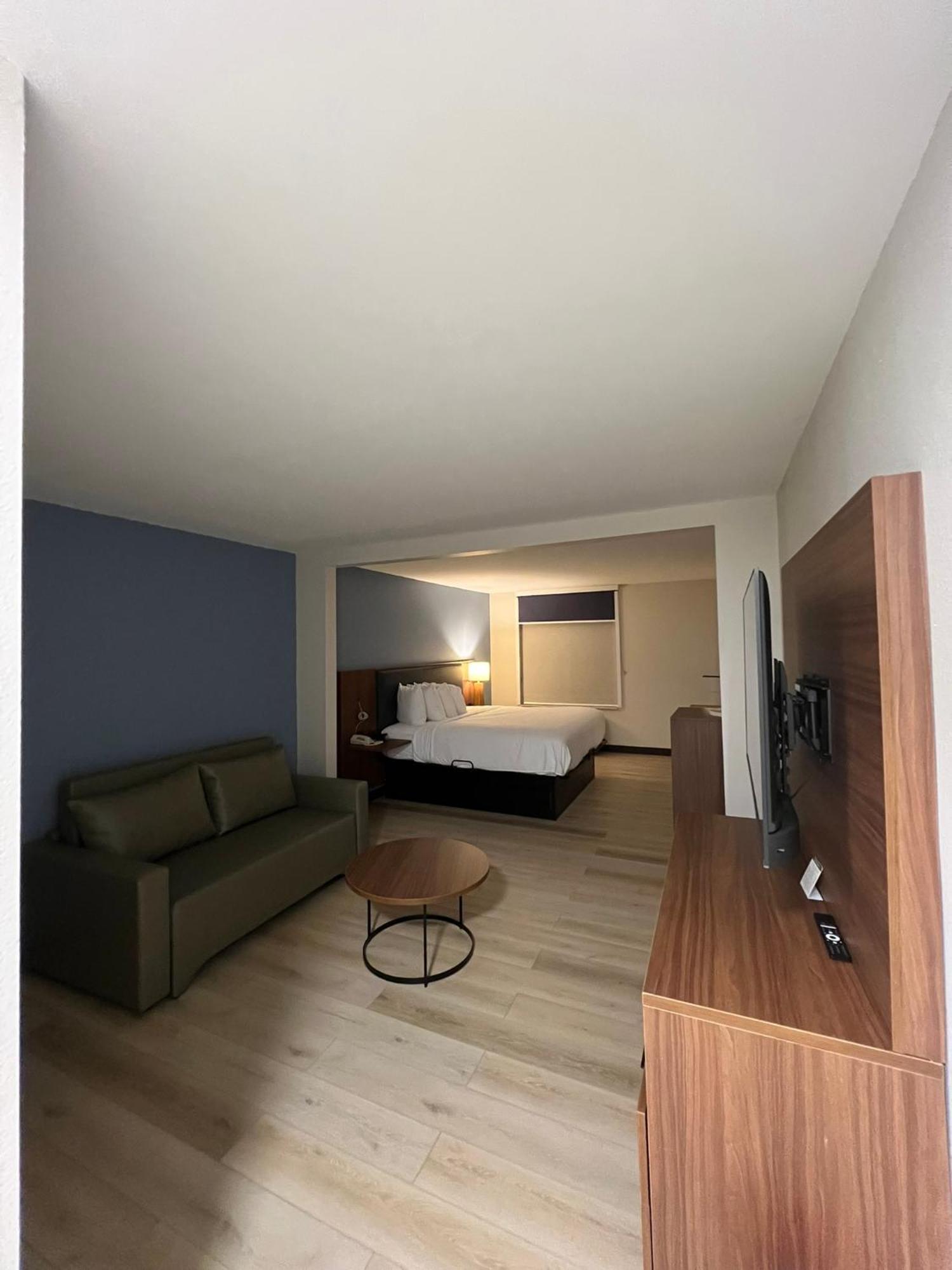 Wingate By Wyndham Dublin Near Claytor Lake State Park Exterior photo